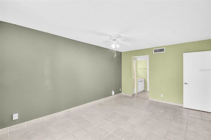 Image No.15-1 Bed Property for sale