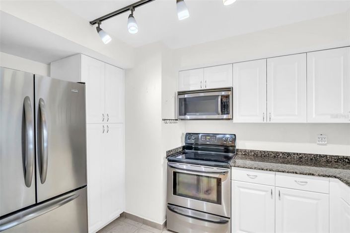 Image No.8-1 Bed Property for sale