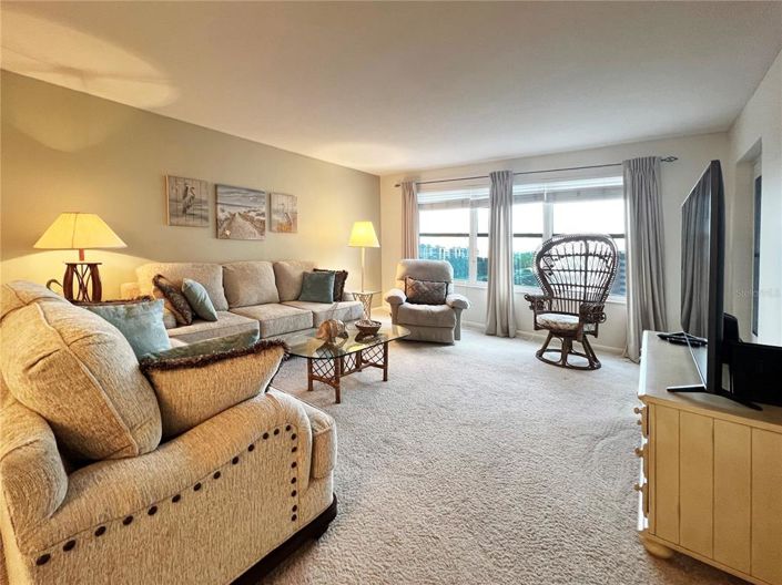 Image No.9-2 Bed Property for sale