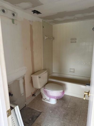 Image No.9-2 Bed Property for sale