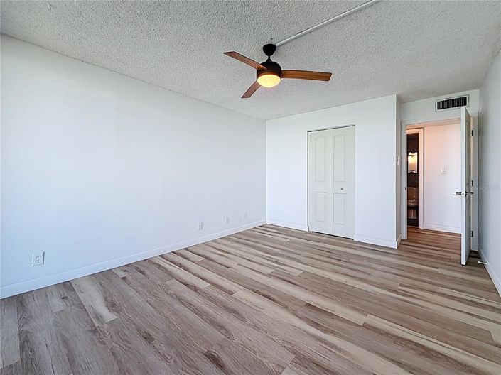 Image No.40-3 Bed Property for sale