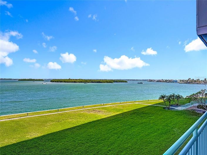 Image No.93-3 Bed Property for sale