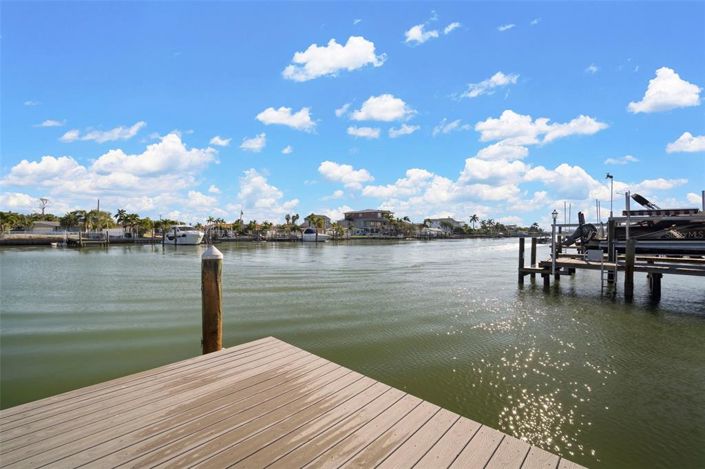 Image No.8-3 Bed Property for sale