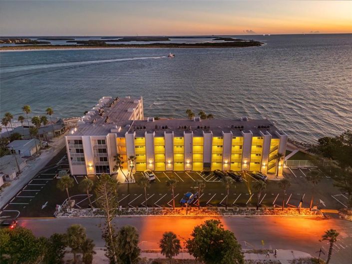 Image No.33-2 Bed Property for sale