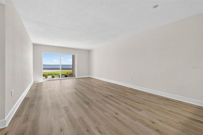 Image No.7-2 Bed Property for sale