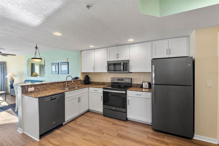 Image No.13-2 Bed Property for sale