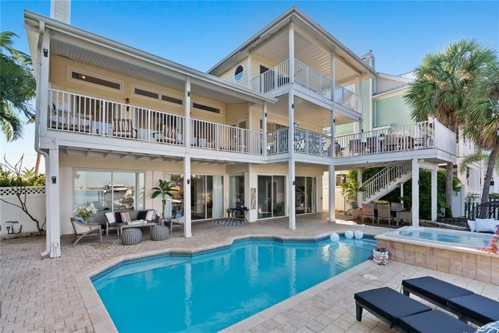 Image No.13-5 Bed Property for sale