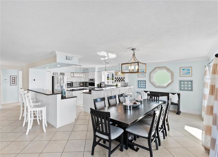 Image No.14-5 Bed Property for sale