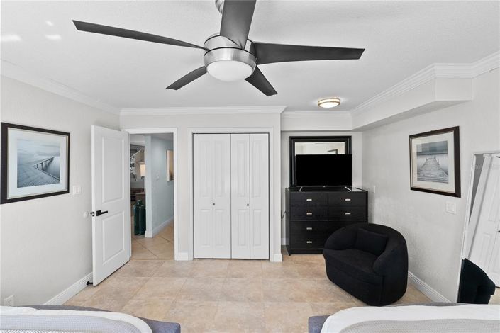 Image No.28-5 Bed Property for sale