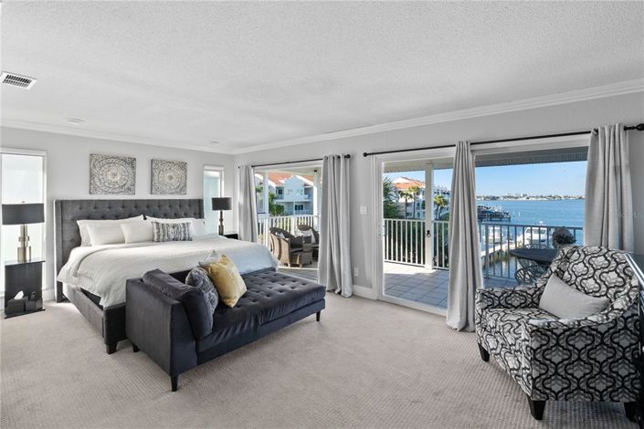 Image No.32-5 Bed Property for sale