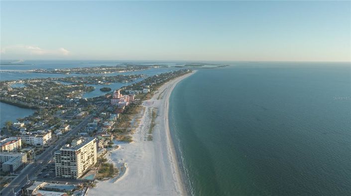 Image No.44-5 Bed Property for sale