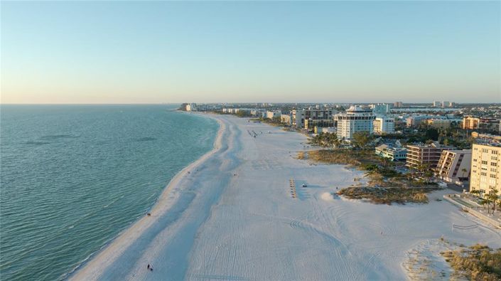 Image No.45-5 Bed Property for sale