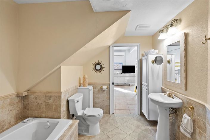 Image No.60-5 Bed Property for sale