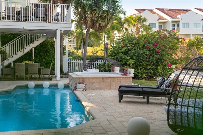 Image No.63-5 Bed Property for sale