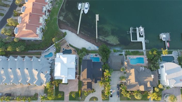 Image No.75-5 Bed Property for sale