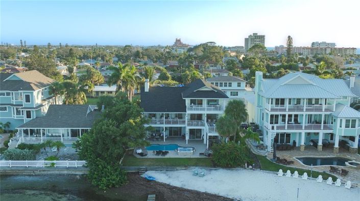 Image No.77-5 Bed Property for sale