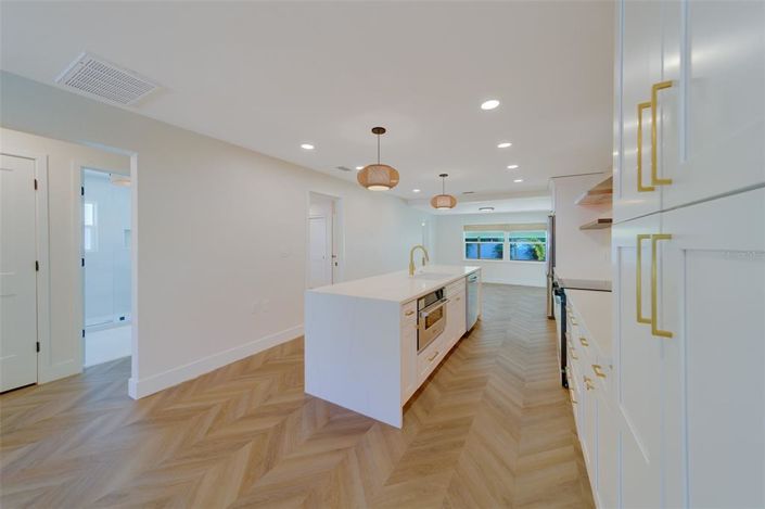 Image No.12-3 Bed Property for sale