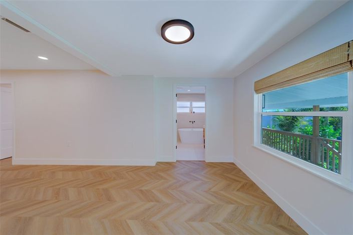 Image No.17-3 Bed Property for sale