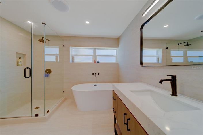 Image No.31-3 Bed Property for sale