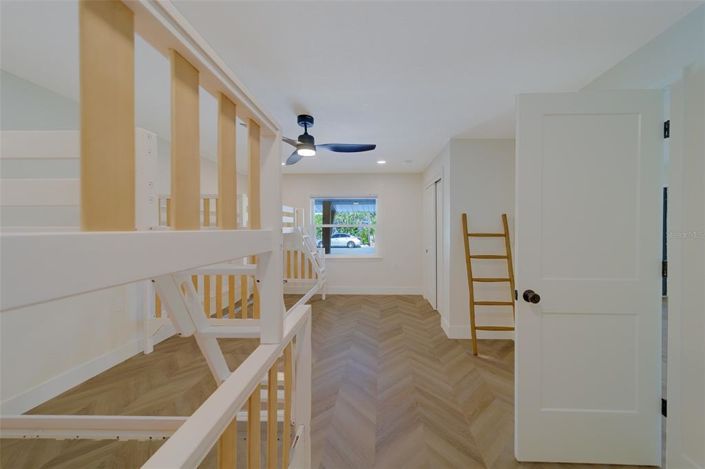 Image No.40-3 Bed Property for sale