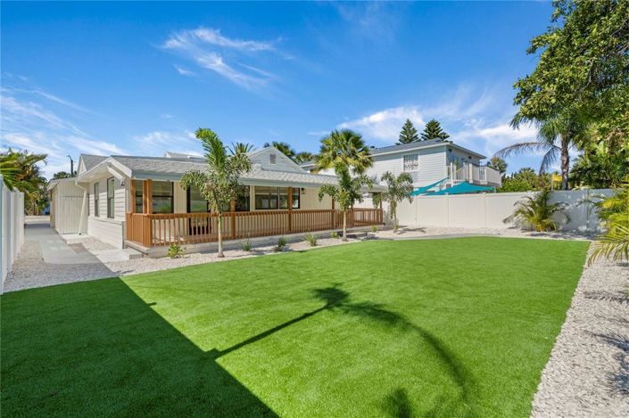 Image No.8-3 Bed Property for sale