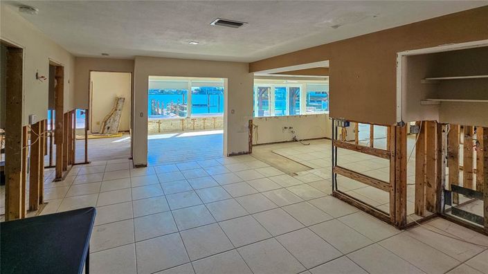 Image No.12-3 Bed Property for sale