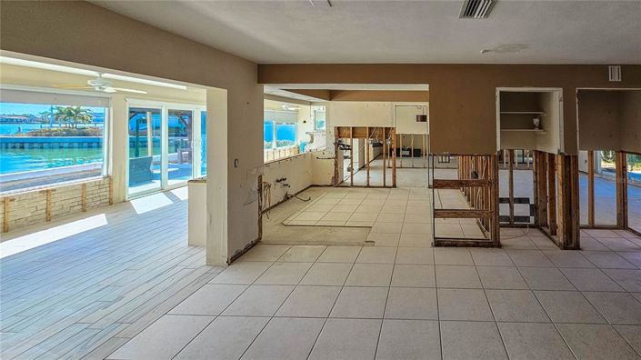 Image No.15-3 Bed Property for sale