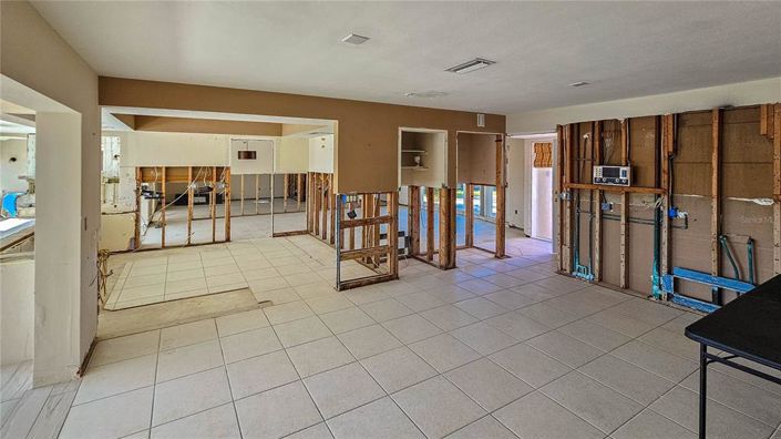 Image No.17-3 Bed Property for sale