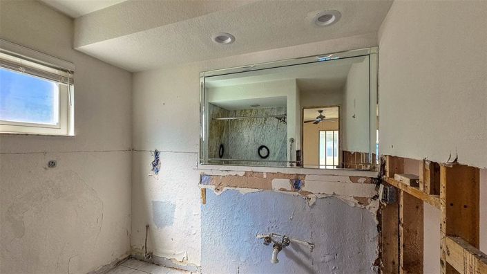 Image No.28-3 Bed Property for sale