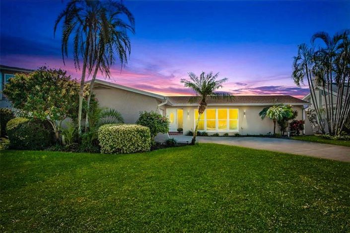 Image No.62-3 Bed Property for sale