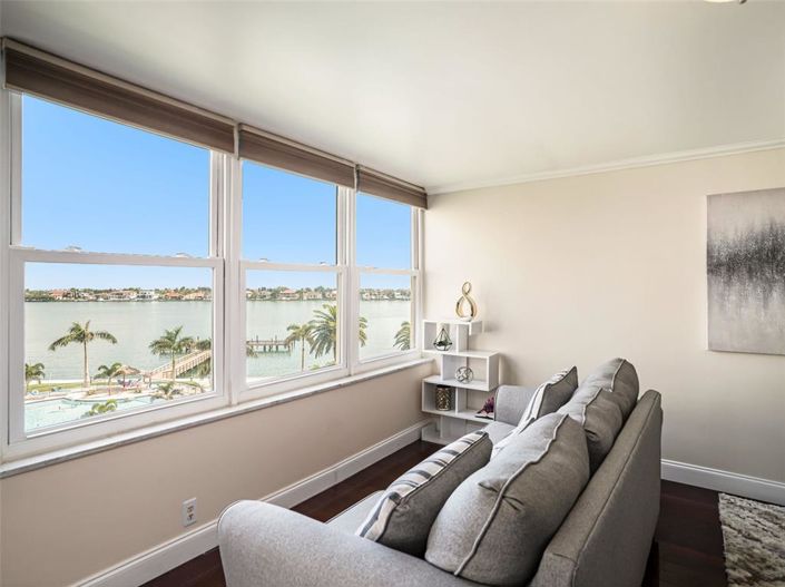 Image No.19-2 Bed Property for sale