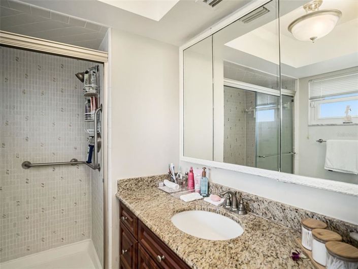 Image No.25-2 Bed Property for sale