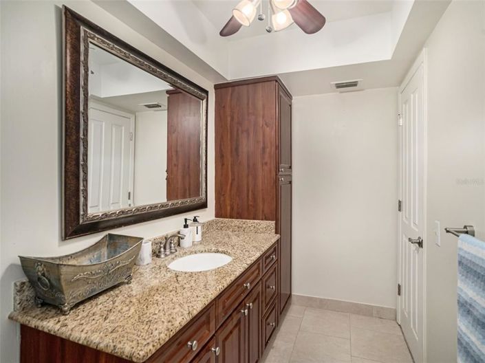 Image No.27-2 Bed Property for sale