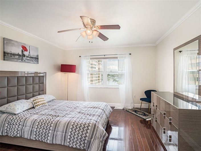 Image No.28-2 Bed Property for sale