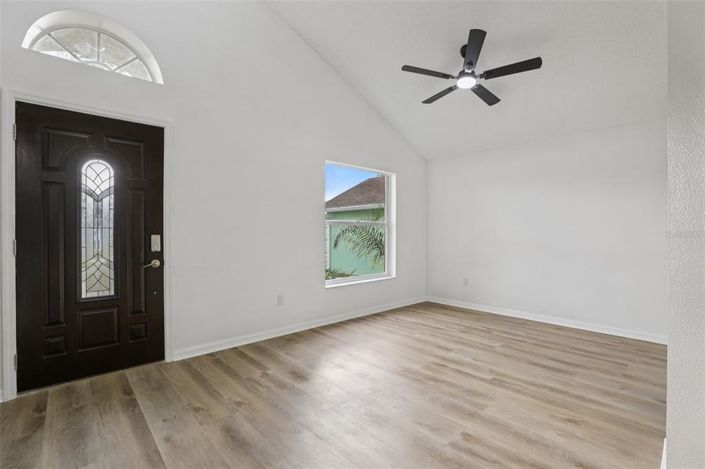 Image No.2-Propriété de 4 chambres à vendre à Kissimmee