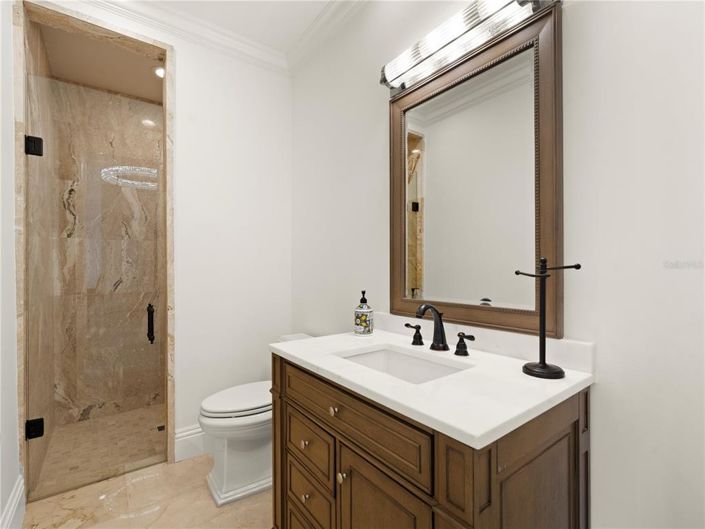 Image No.10-4 Bed Property for sale