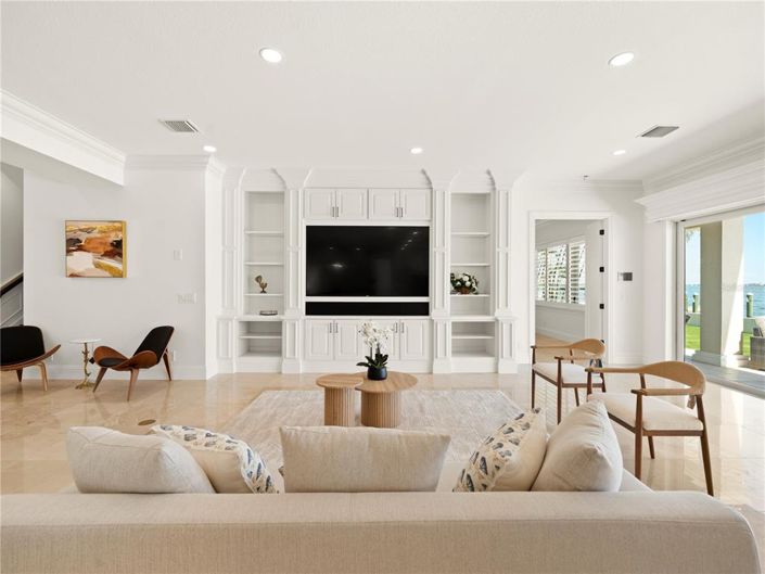 Image No.11-4 Bed Property for sale