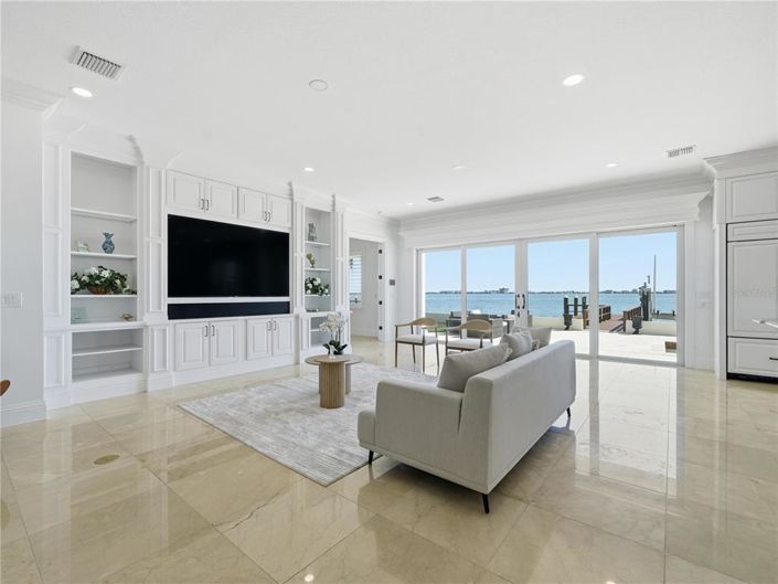 Image No.12-4 Bed Property for sale