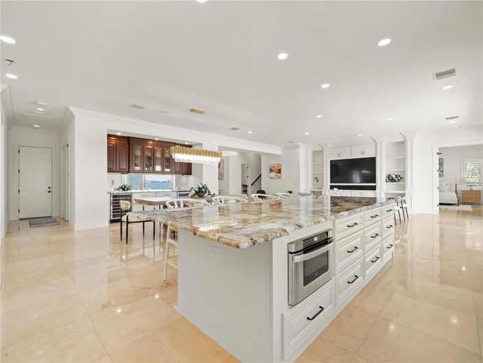 Image No.15-4 Bed Property for sale