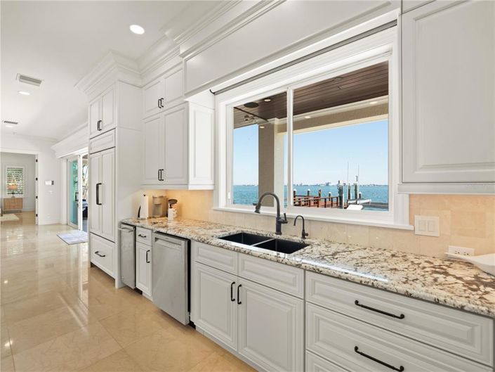 Image No.16-4 Bed Property for sale