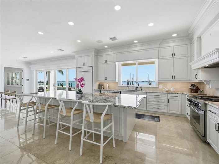 Image No.17-4 Bed Property for sale