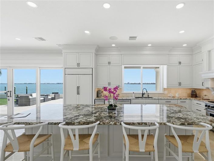 Image No.18-4 Bed Property for sale