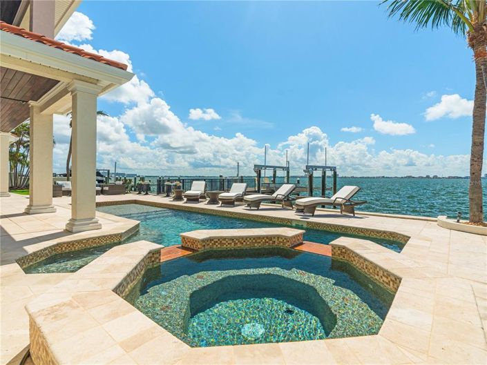 Image No.44-4 Bed Property for sale