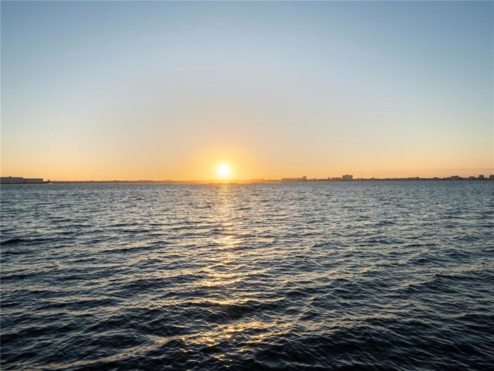 Image No.56-4 Bed Property for sale