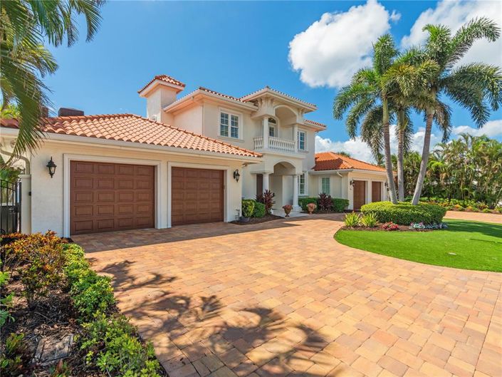 Image No.6-4 Bed Property for sale