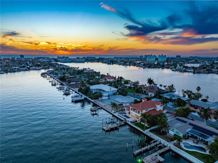 Image No.66-4 Bed Property for sale