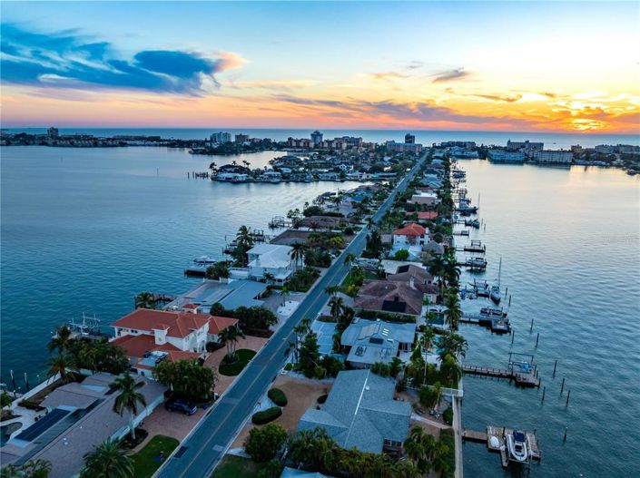 Image No.68-4 Bed Property for sale