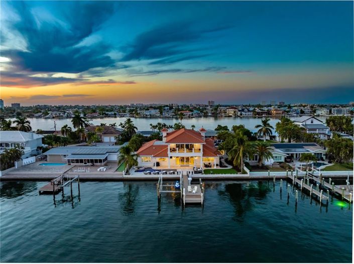 Image No.71-4 Bed Property for sale