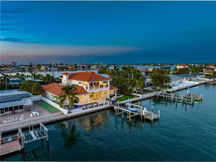 Image No.72-4 Bed Property for sale