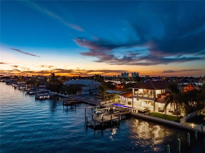 Image No.74-4 Bed Property for sale